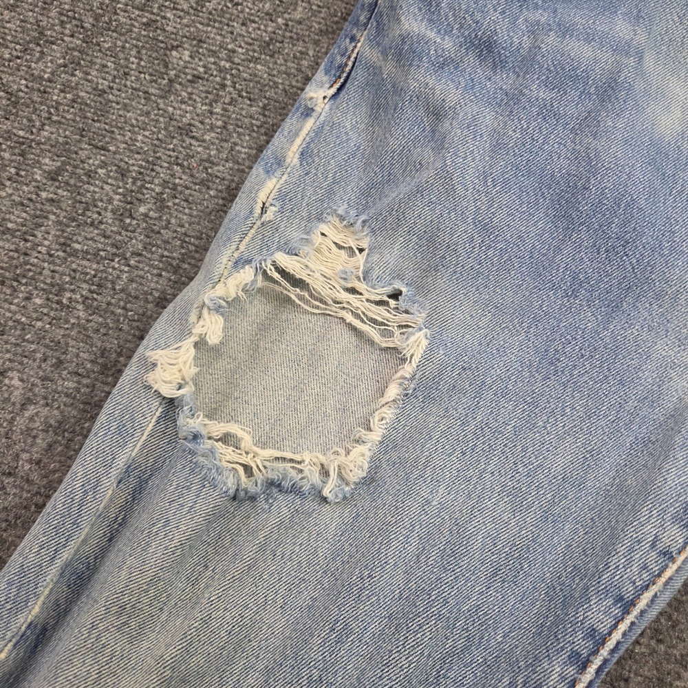 Vintage Levis 501 Jeans Mens 31x34 Straight Leg Light Wash Grunge Denim Y2K - Picture 4 of 11